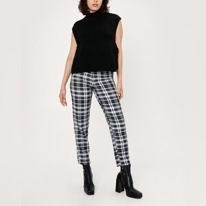 Nasty gal Black and white checkered tapered trouser pant size 6